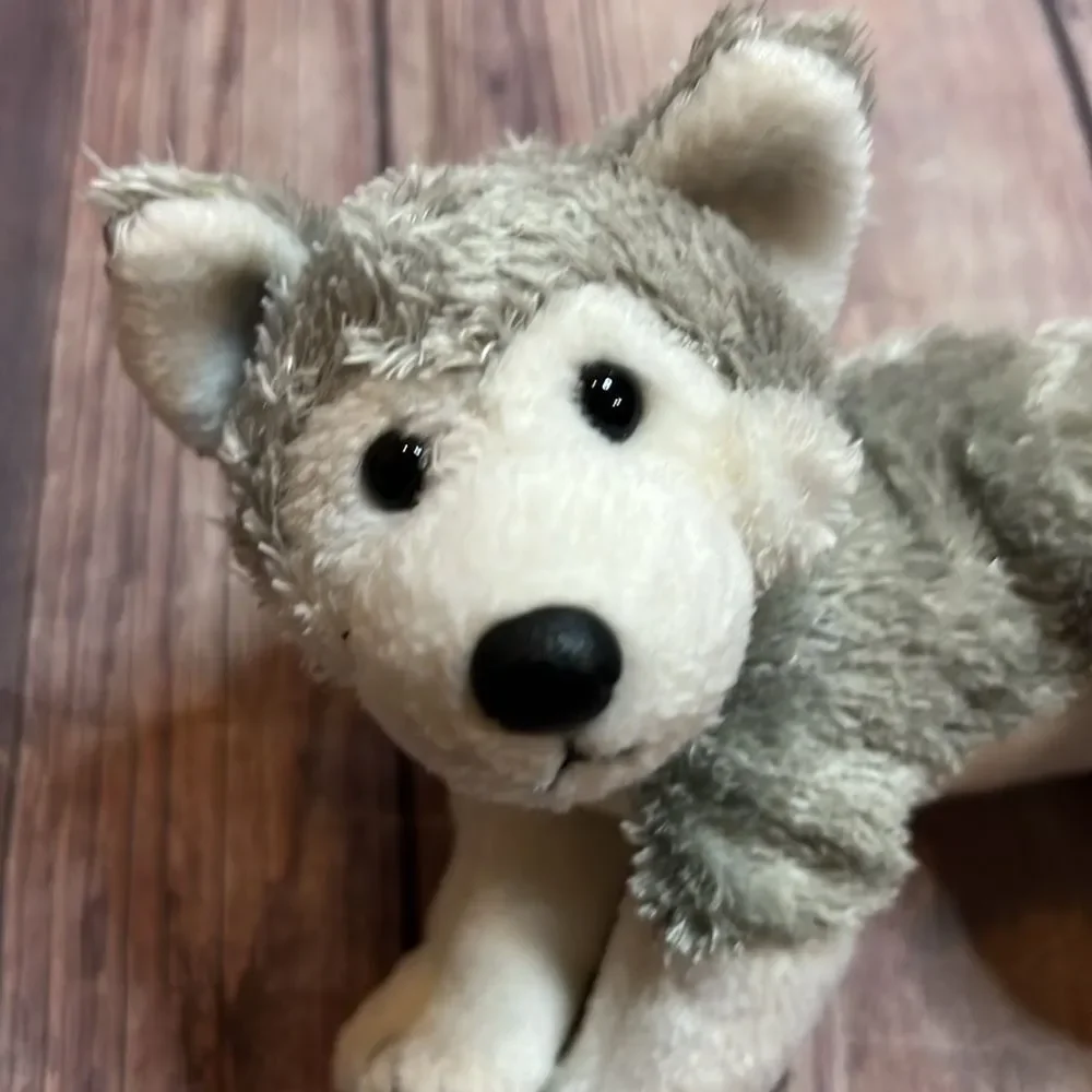 TY Beanie Babies Collection Avalanche Wolf Husky Plush Gray White Stuffed Animal